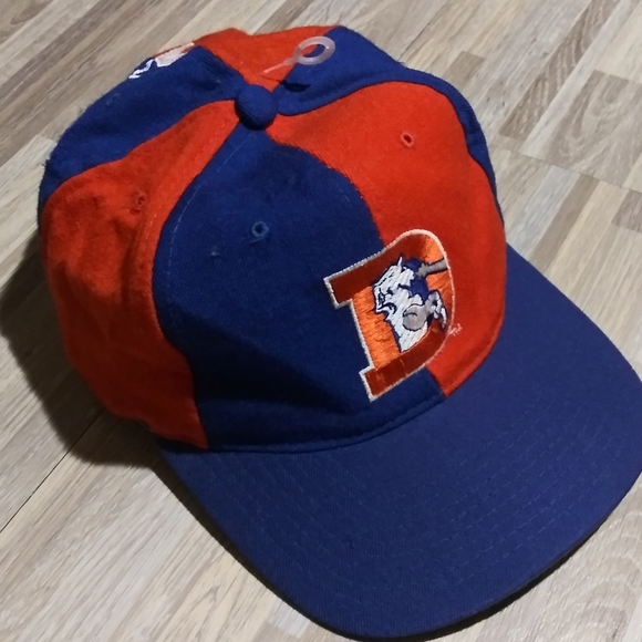STARTER Other - Vintage Starter Denver Broncos NFL Snapback Hat